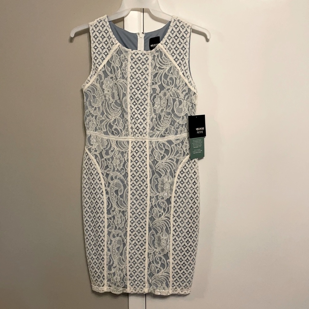 Women’s lace fitted dress